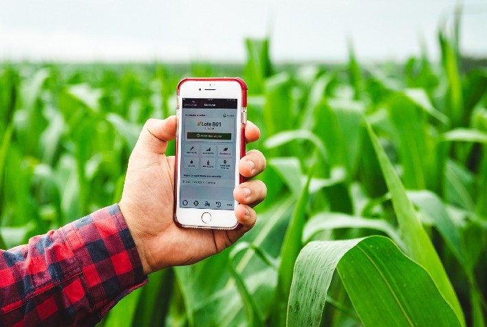 Gestão digital da fazenda gera economia de insumos e recursos naturais, tornando a atividade agrícola mais sustentável