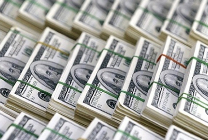 Dólar engata 3ª queda com expectativa de estímulos nos EUA