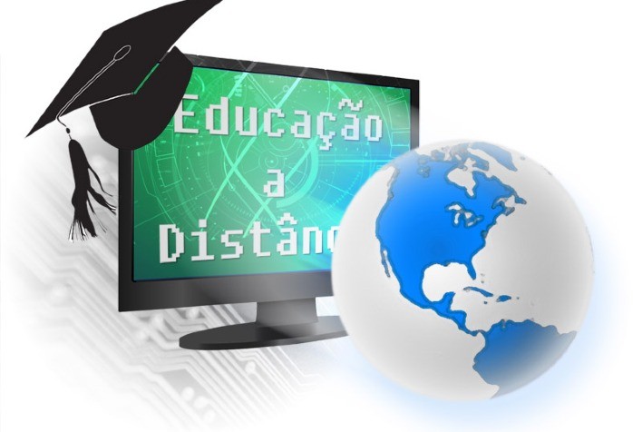 O crescimento do EAD na pandemia indica maior procura em modelos de estudo digitais em 2021