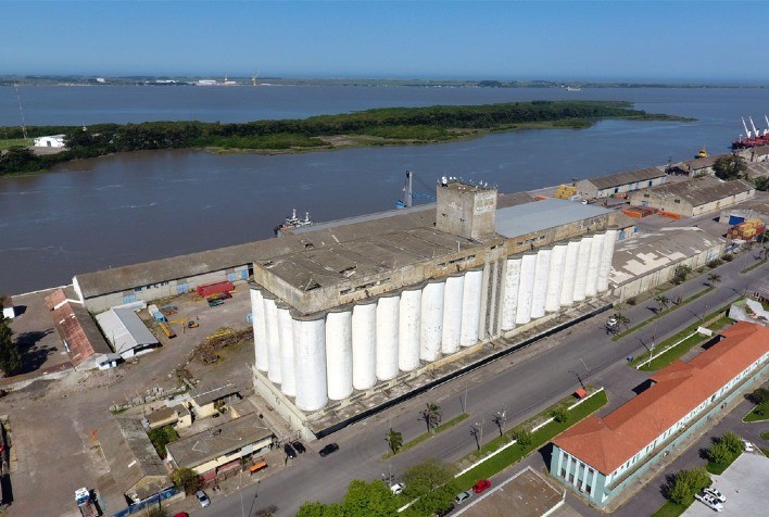 Terminal Logístico do Arroz realiza primeiro embarque do grão no Porto do Rio Grande