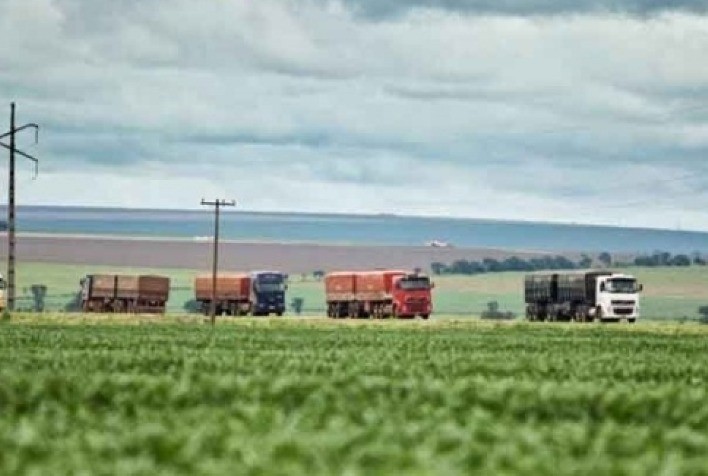 Frete sobe em média 17% diante da safra atípica em Mato Grosso