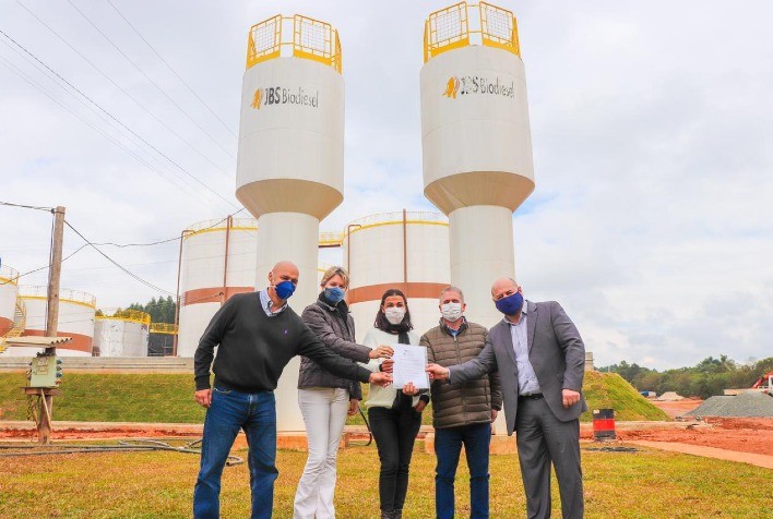 Com apoio do Governo do Estado, grupo JBS investirá R$ 442 milhões no Planalto Norte