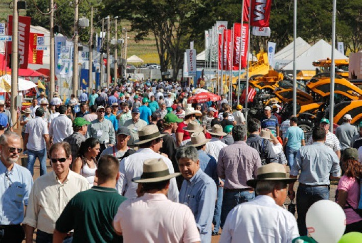 Produtores rurais aguardam com expectativa volta dos eventos presenciais, mostra 8ª Pesquisa ABMRA Hábitos do Produtor Rural