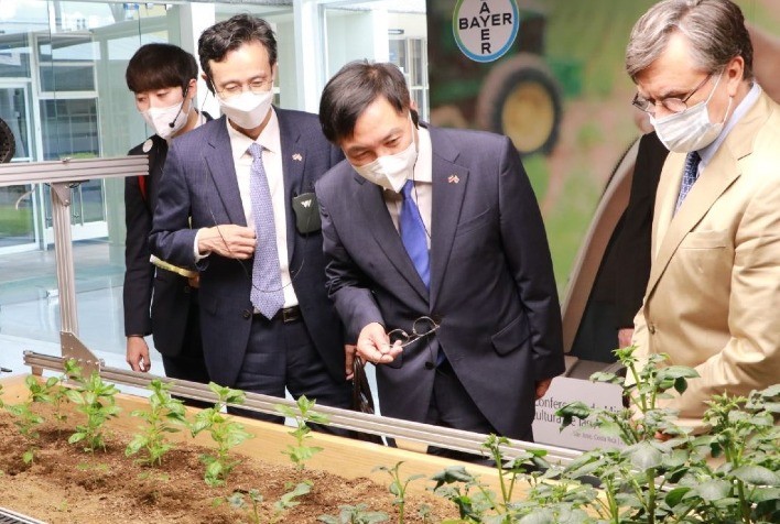A Coreia e o IICA buscam parcerias para promover uma agricultura baixa em carbono e melhorar a qualidade de vida nas zonas rurais