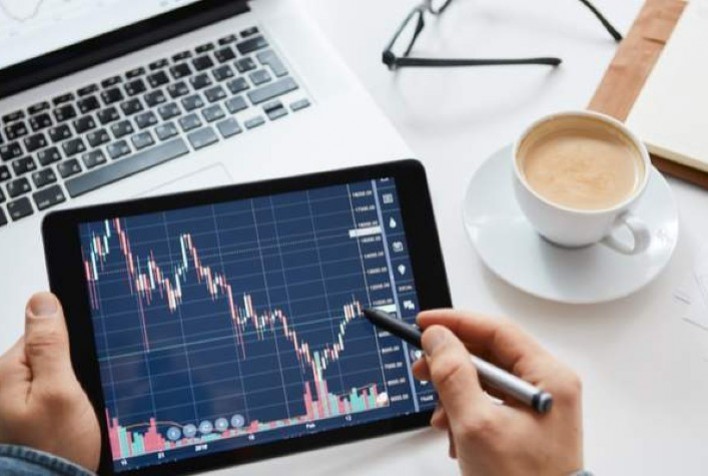 Ações de Hong Kong e China caem com temores sobre religião, iuan cai