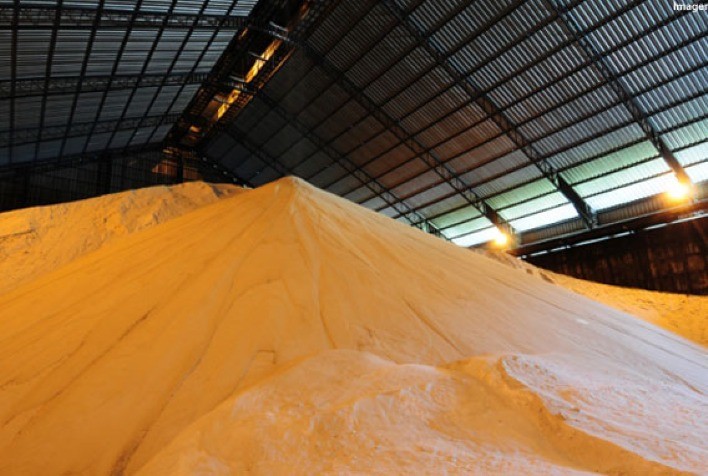 Cauteloso com nova onda de frio, mercado futuro do açúcar fecha valorizado