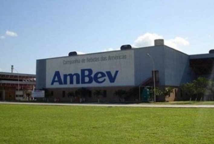 Lucro da Ambev atinge R$2,9 bi no 2º tri com volume recorde e crédito fiscal