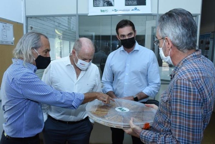 Adido agrícola de Israel discute parcerias em visita à Embrapa Arroz e Feijão