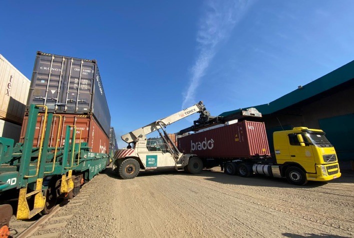 Brado transporta ovos em contêiner por ferrovia entre Mato Grosso e São Paulo
