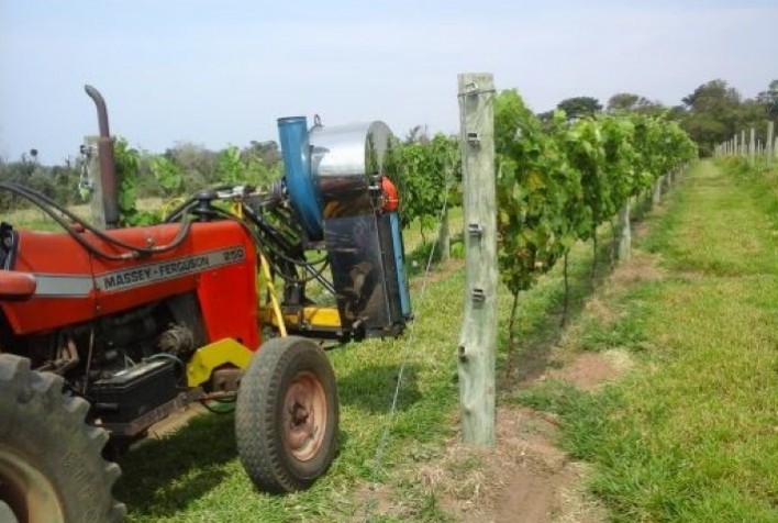 IAC obtém patente de invenção de máquina de poda e pré-poda da videira