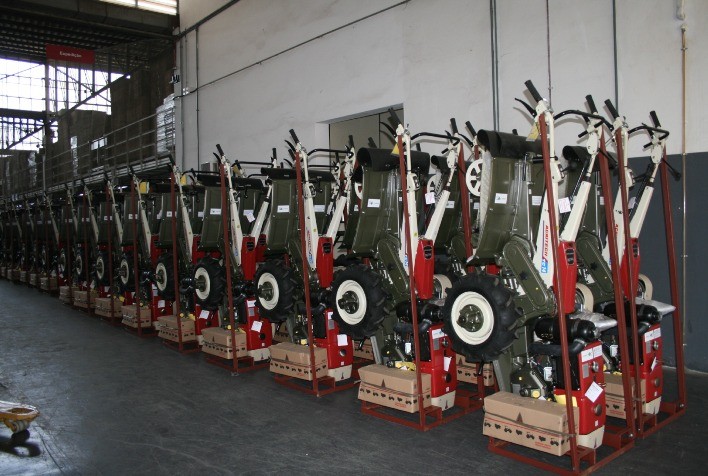 Agritech comemora a exportação de mais um lote de motocultivadores para Gana, por meio do Programa Mais Alimento Internacional