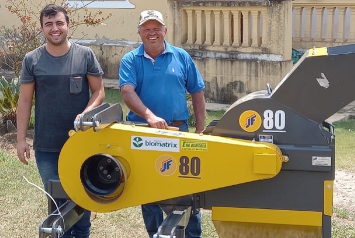 Pecuarista de Minas Gerais recebe prêmio por silagem de alta qualidade