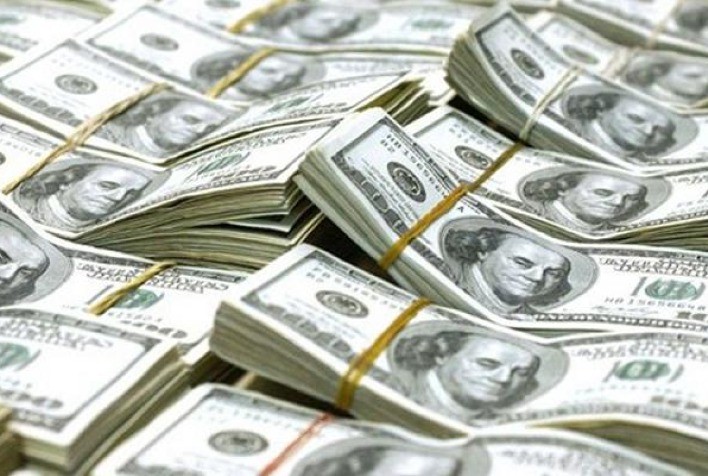 Dólar acompanha recuperação do apetite por risco global e cede terreno ante real