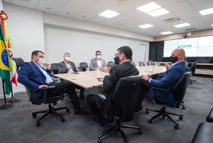 Governo do Estado e iniciativa privada debatem ações de prevenção à peste suína africana