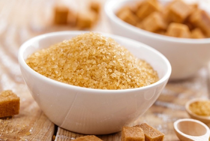 Contratos futuros do açúcar fecham em baixa mesmo com queda de 19% na produção brasileira