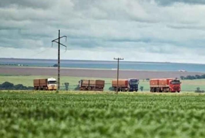 Frete rodoviário sobe 1,58% no Brasil em agosto enquanto diesel dispara, aponta FreteBras