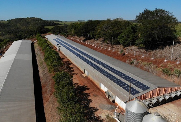 Na C.Vale avicultores investem em energia solar