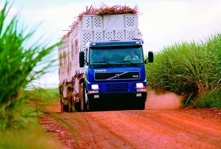 Usinas devem transportar cana-de-açúcar segundo peso máximo exigido por lei