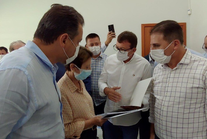 Presidente da ACCS entrega pleitos da suinocultura à ministra