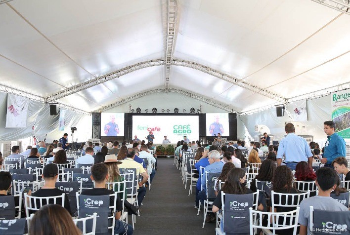 Simpósio Brasileiro de Pesquisa em Cafeicultura Irrigada reúne técnicos e estudantes em um só lugar