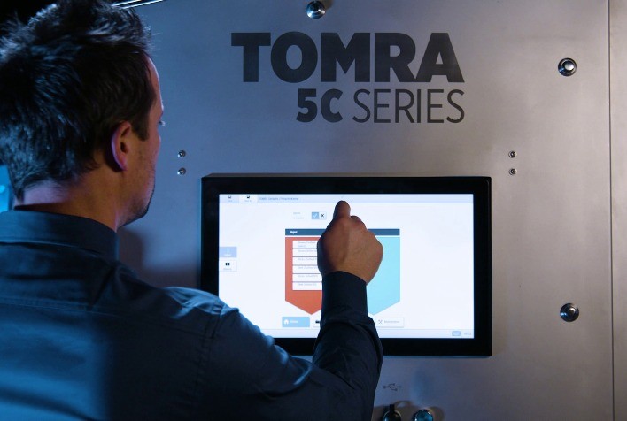 Tomra Food lança uma máquina de seleção premium com tecnologia BSI para frutas e vegetais IQF