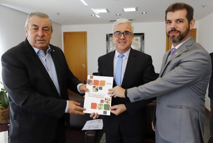CNA entrega ao governo e à FPA as propostas para o Plano Agrícola e Pecuário 2022/2023