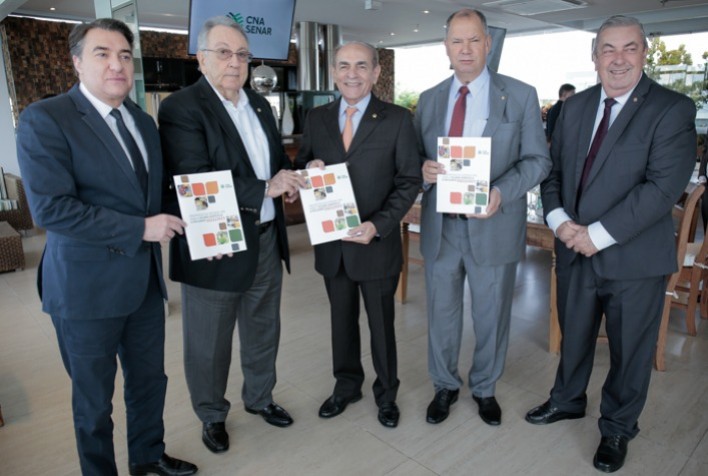 CNA entrega propostas do Plano Safra ao relator-geral do orçamento