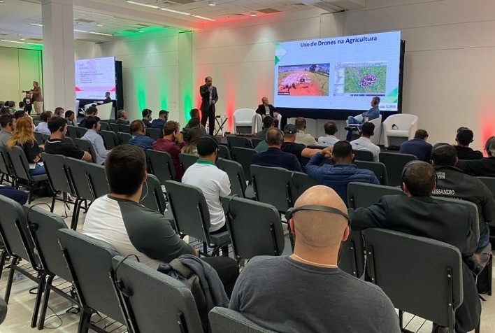 Especialistas debatem inovações na regulamentação de uso de drones no setor agropecuário