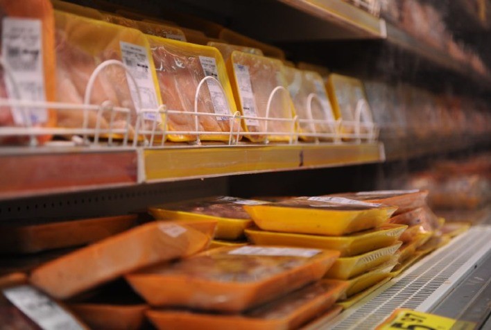 Só a exaustão do poder aquisitivo do consumidor explica o fraco comportamento do frango