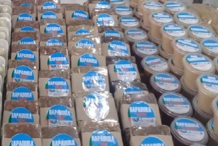 Rapadura com frutos do Cerrado é aposta de pequenos produtores rurais para impulsionar renda no Norte de Goiás