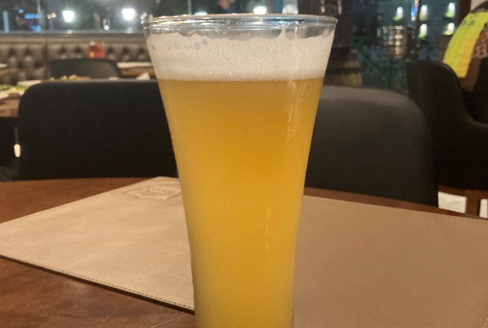 Do campo ao balcão: cerveja estilo weiss utiliza caju como matéria-prima