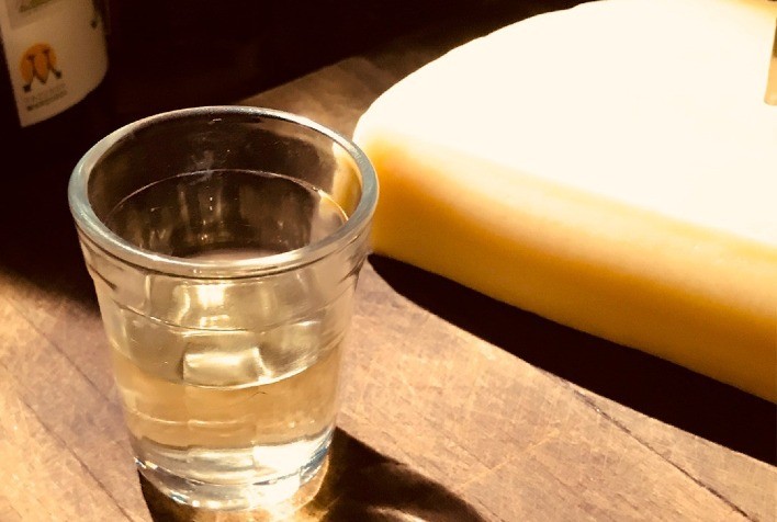 Brasil tem 611 municípios com pelo menos uma cachaçaria registrada, aponta anuário