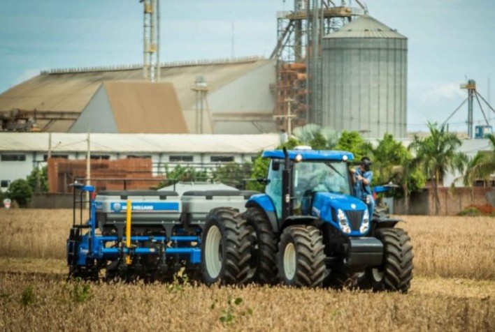 Material da CNA orienta produtores sobre o registro de máquinas agrícolas