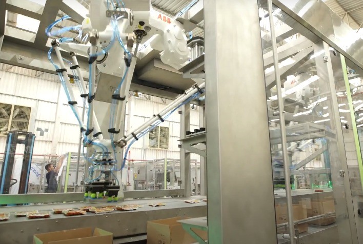 Produtor brasileiro de carne adota solução flexível de manipulação de produtos com robôs ABB