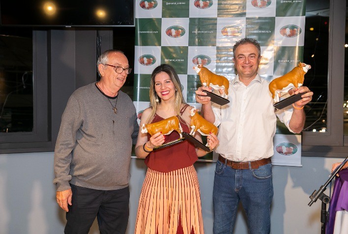 Conheça os campeões nacionais Simental Simbrasil e Simlandês