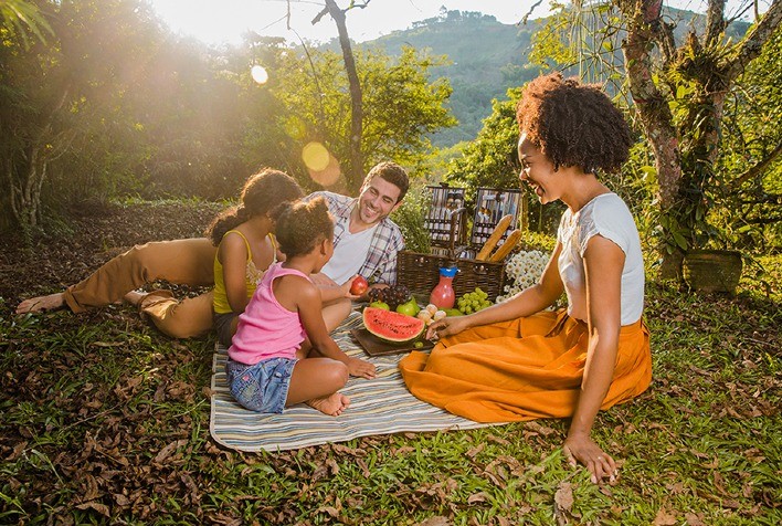 Como conservar alimentos durante passeios no verão?