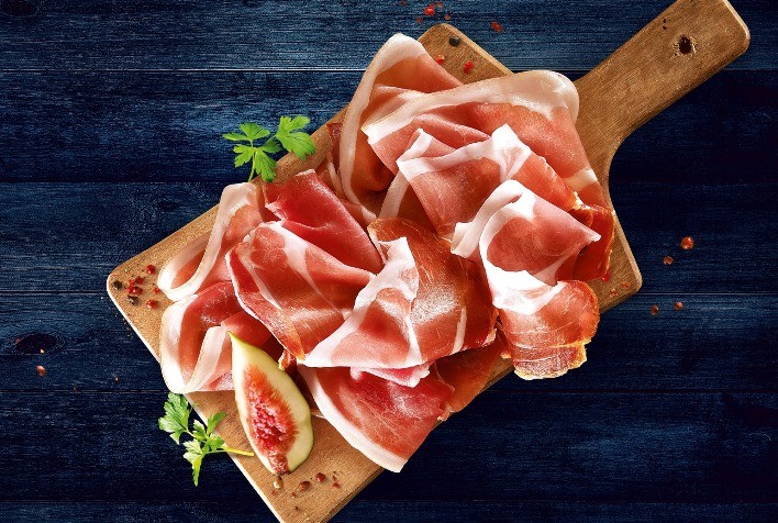 Conheça o processo de produção do Presunto Tipo Parma no Brasil