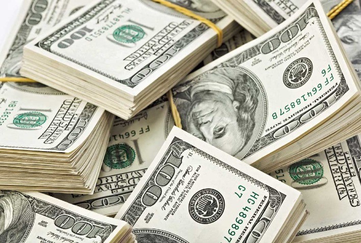 Dólar tem leve alta frente ao real com Haddad e Campos Neto no radar em meio a expectativa sobre arcabouço fiscal