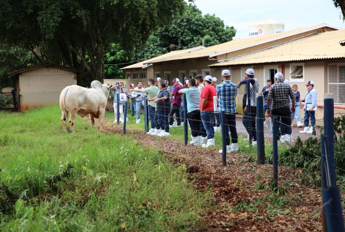 Produtores do Espírito Santo e do Rio de Janeiro visitam Central ABS