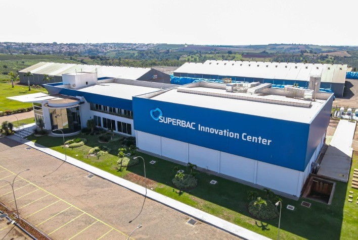 Biofábrica da Superbac é celeiro versátil de soluções sustentáveis