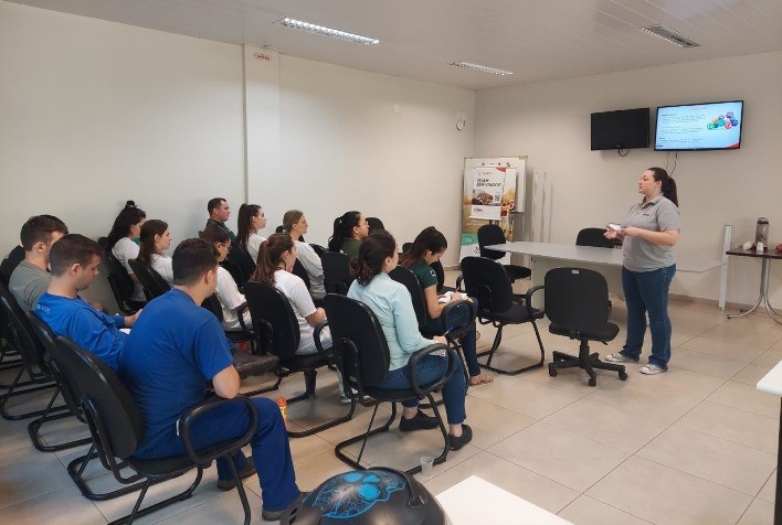 Kemin capacita colaboradores da LAR, maior cooperativa do agronegócio na geração de empregos