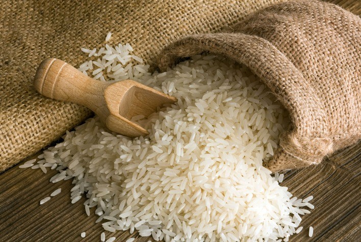 Dólar supera R$ 5,00 e reduz pressão sobre preços do arroz
