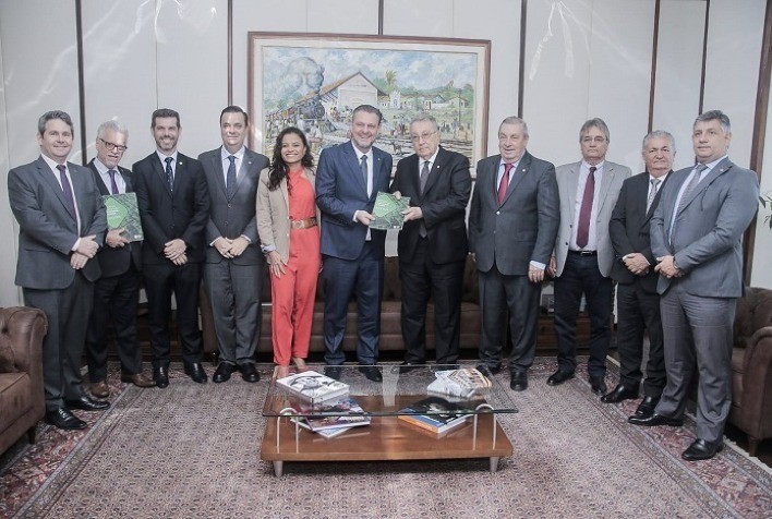 Ministro Fávaro recebe da CNA propostas para o Plano Safra 2023/2024