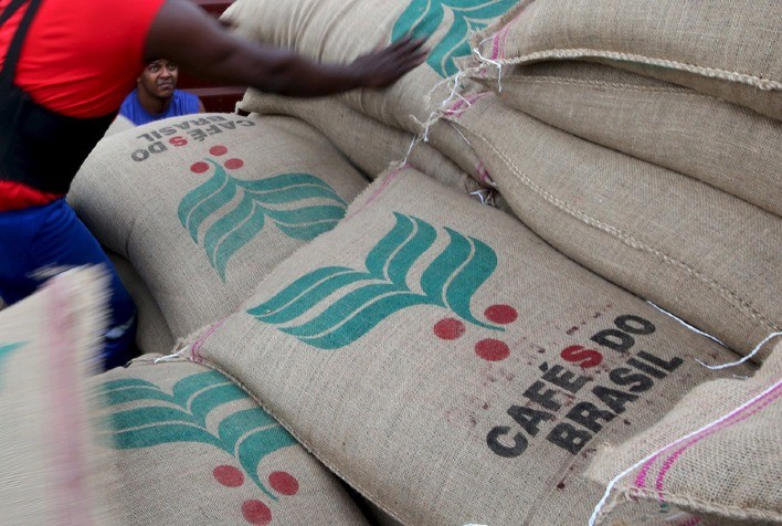 Exportação brasileira de café soma 2,7 milhões de sacas em abril de 2023