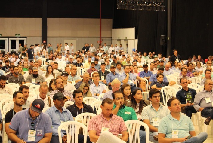 Confinar bate novo recorde de público e reúne mais de 2 mil pessoas