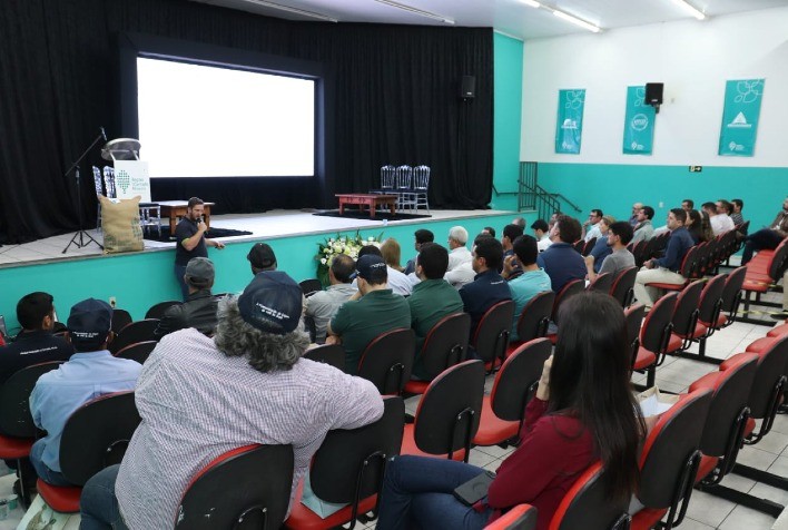 EPAMIG e Federação dos Cafeicultores do Cerrado apresentam resultados de programa de melhoramento
