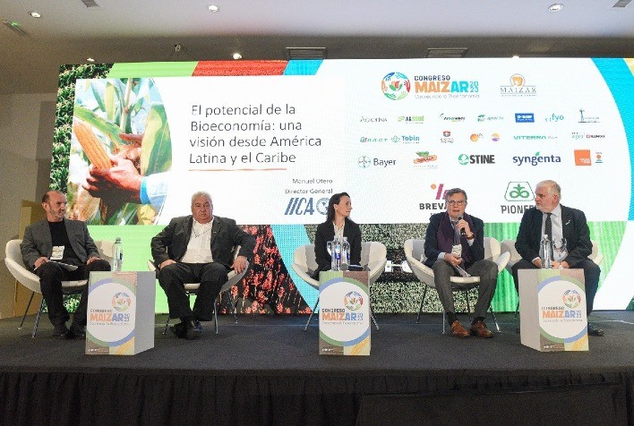 Em grande congresso de produtores de milho e sorgo na Argentina com participação do IICA, agricultores exaltam a bioeconomia como uma extraordinária oportunidade para o desenvolvimento