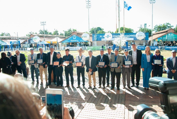 Lideranças cobram mudanças na importação de leite durante abertura da Megaleite 2023