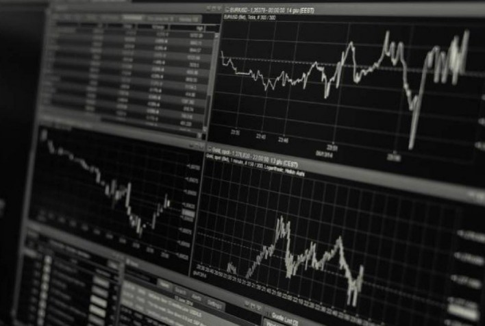 Ibovespa avança na abertura com exterior favorável