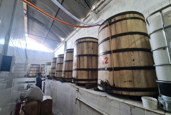 Fiscalização apreende mais de 200 mil litros de bebidas adulteradas
